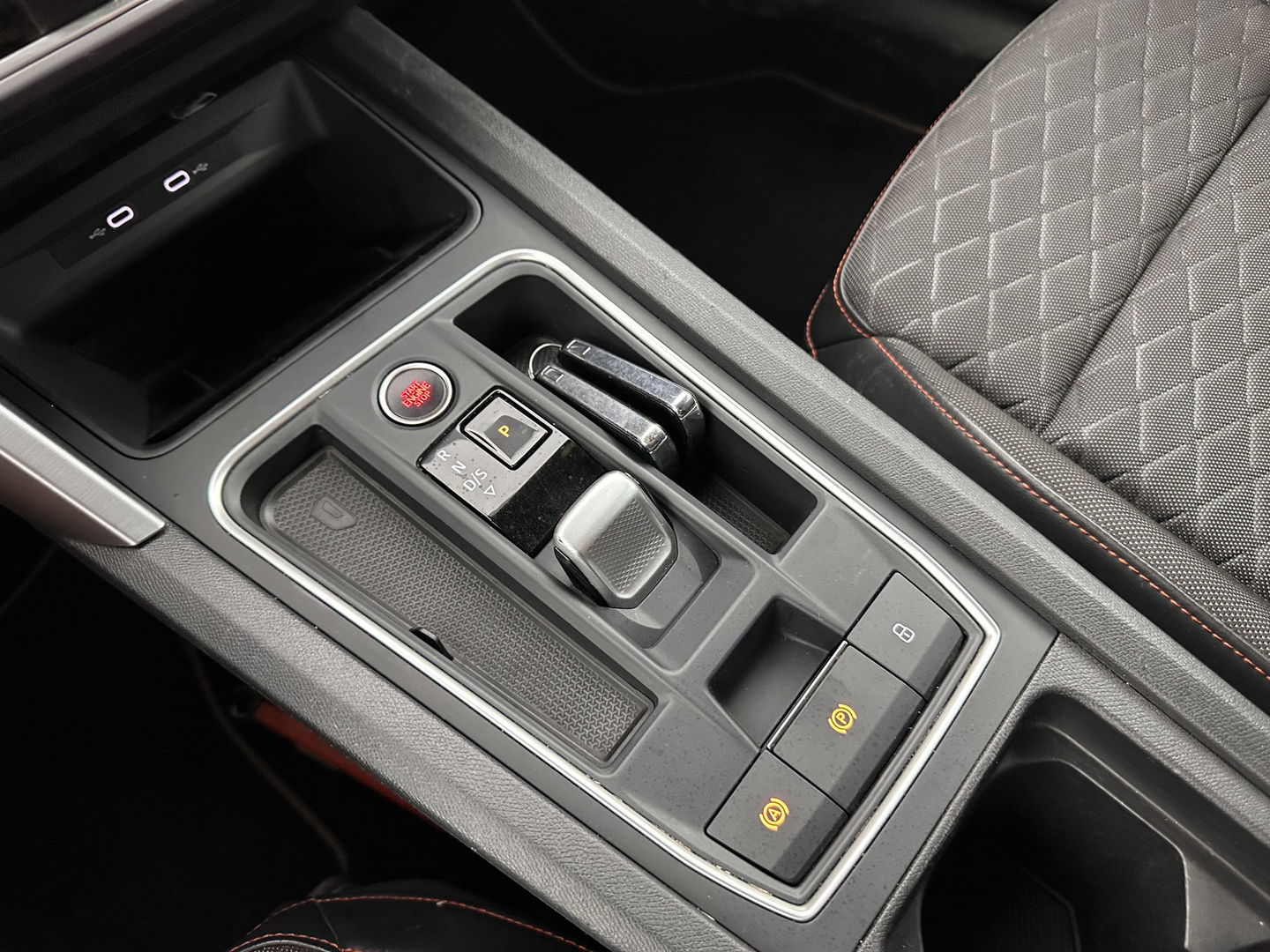 SEAT Leon Sportstourer 1.5 eTSI FR Launch Edition Aut. *FULL-LED | DIGI-COCKPIT | NAVI-FULLMAP | SPORT-SEATS | HEATED-SEATS | AMBIENT-LIGHT | CAMERA | ECC | PDC | CRUISE | 17''ALU*