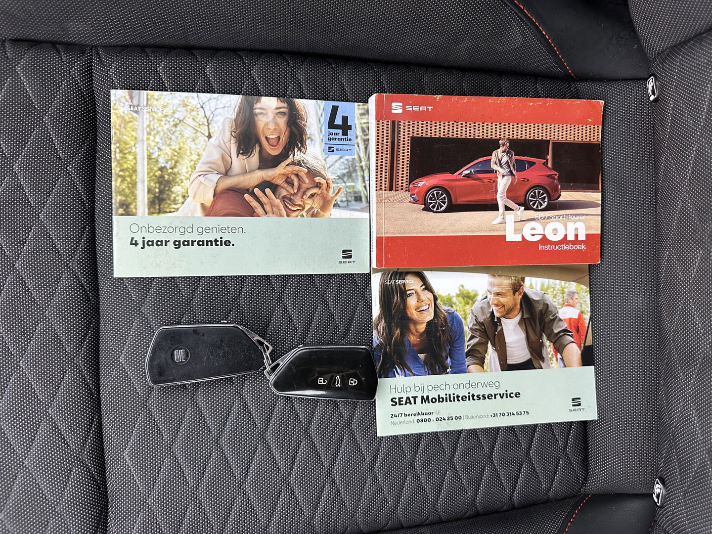 SEAT Leon Sportstourer 1.5 eTSI FR Launch Edition Aut. *FULL-LED | DIGI-COCKPIT | NAVI-FULLMAP | SPORT-SEATS | HEATED-SEATS | AMBIENT-LIGHT | CAMERA | ECC | PDC | CRUISE | 17''ALU*