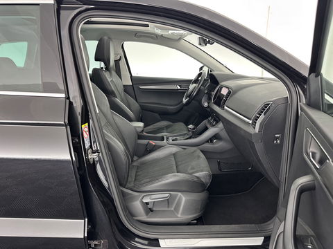 Škoda Karoq 1.5 TSI ACT Business Edition Aut. *PANO | 1/2LEATHER | FULL-LED | NAVI-FULLMAP | KEYLESS | COMFORT-SEATS | CAMERA | DAB+ | ECC | PDC | CRUISE | 18''ALU | TOWBAR*