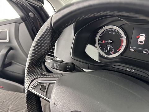 Škoda Karoq 1.5 TSI ACT Business Edition Aut. *PANO | 1/2LEATHER | FULL-LED | NAVI-FULLMAP | KEYLESS | COMFORT-SEATS | CAMERA | DAB+ | ECC | PDC | CRUISE | 18''ALU | TOWBAR*