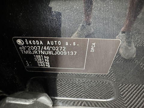 Škoda Karoq 1.5 TSI ACT Business Edition Aut. *PANO | 1/2LEATHER | FULL-LED | NAVI-FULLMAP | KEYLESS | COMFORT-SEATS | CAMERA | DAB+ | ECC | PDC | CRUISE | 18''ALU | TOWBAR*