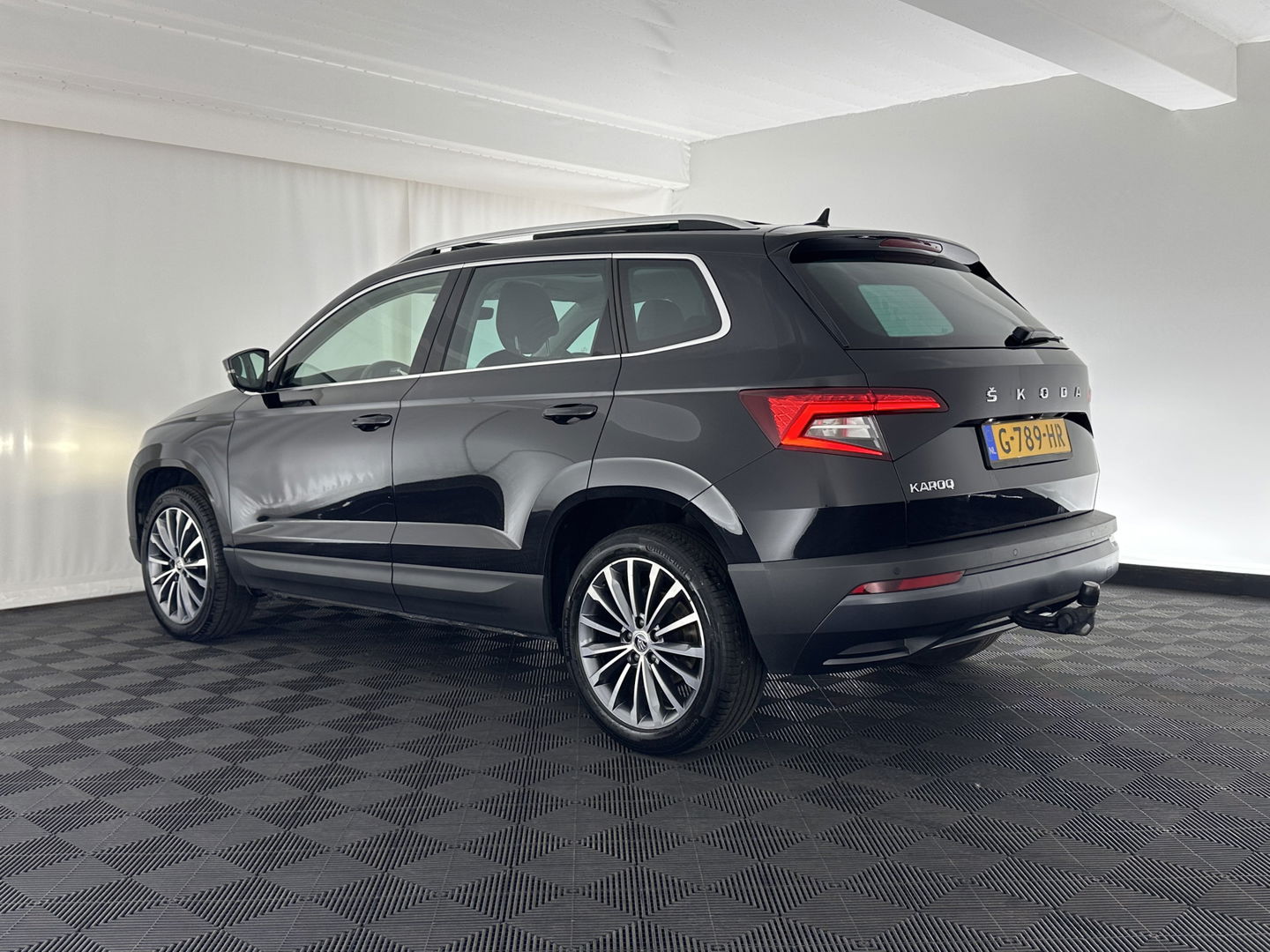 Škoda Karoq 1.5 TSI ACT Business Edition Aut. *PANO | 1/2LEATHER | FULL-LED | NAVI-FULLMAP | KEYLESS | COMFORT-SEATS | CAMERA | DAB+ | ECC | PDC | CRUISE | 18''ALU | TOWBAR*