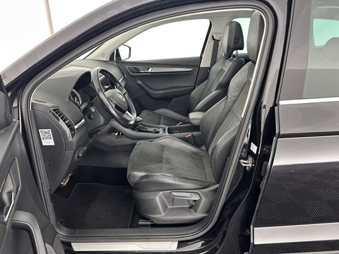 Škoda Karoq 1.5 TSI ACT Business Edition Aut. *PANO | 1/2LEATHER | FULL-LED | NAVI-FULLMAP | KEYLESS | COMFORT-SEATS | CAMERA | DAB+ | ECC | PDC | CRUISE | 18''ALU | TOWBAR*
