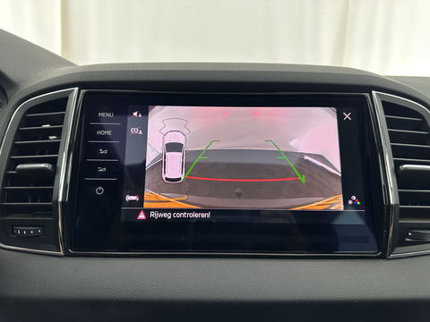 Škoda Karoq 1.5 TSI ACT Business Edition Aut. *PANO | 1/2LEATHER | FULL-LED | NAVI-FULLMAP | KEYLESS | COMFORT-SEATS | CAMERA | DAB+ | ECC | PDC | CRUISE | 18''ALU | TOWBAR*