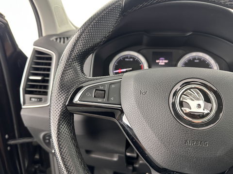 Škoda Karoq 1.5 TSI ACT Business Edition Aut. *PANO | 1/2LEATHER | FULL-LED | NAVI-FULLMAP | KEYLESS | COMFORT-SEATS | CAMERA | DAB+ | ECC | PDC | CRUISE | 18''ALU | TOWBAR*
