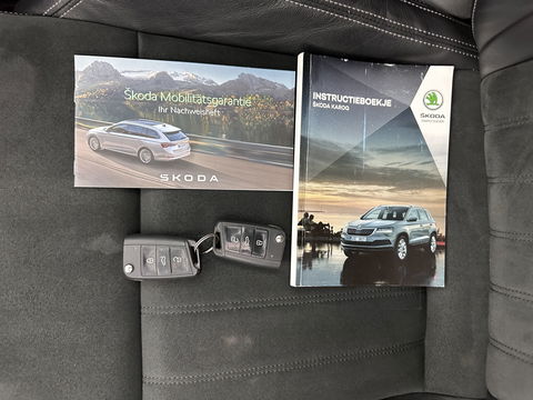 Škoda Karoq 1.5 TSI ACT Business Edition Aut. *PANO | 1/2LEATHER | FULL-LED | NAVI-FULLMAP | KEYLESS | COMFORT-SEATS | CAMERA | DAB+ | ECC | PDC | CRUISE | 18''ALU | TOWBAR*