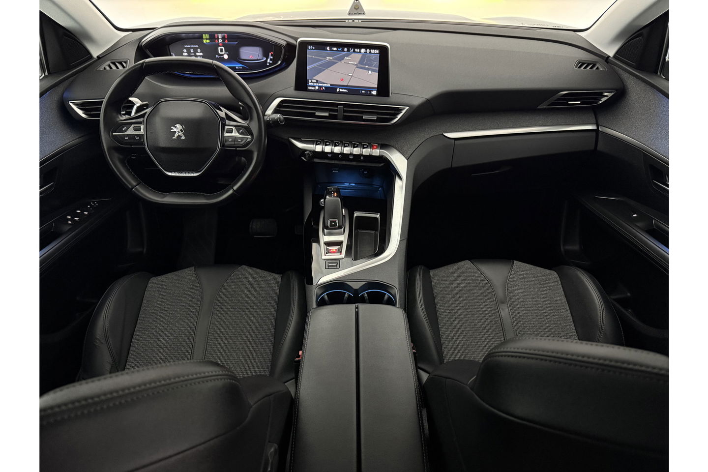 Peugeot 3008 1.2 PureTech 360Camera Sfeer LED Virtual Carplay Trekhaak Navi Clima Cruise PDC 19"LMV