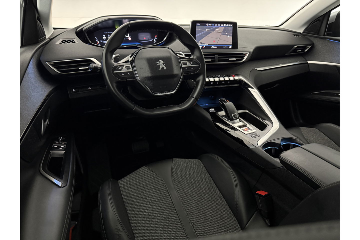 Peugeot 3008 1.2 PureTech 360Camera Sfeer LED Virtual Carplay Trekhaak Navi Clima Cruise PDC 19"LMV