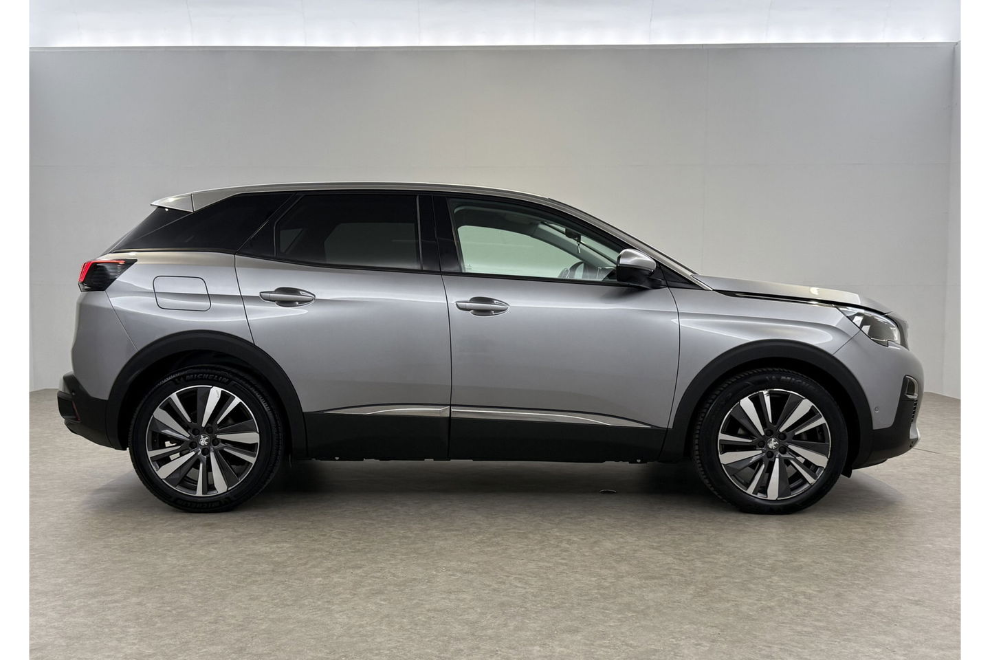 Peugeot 3008 1.2 PureTech 360Camera Sfeer LED Virtual Carplay Trekhaak Navi Clima Cruise PDC 19"LMV