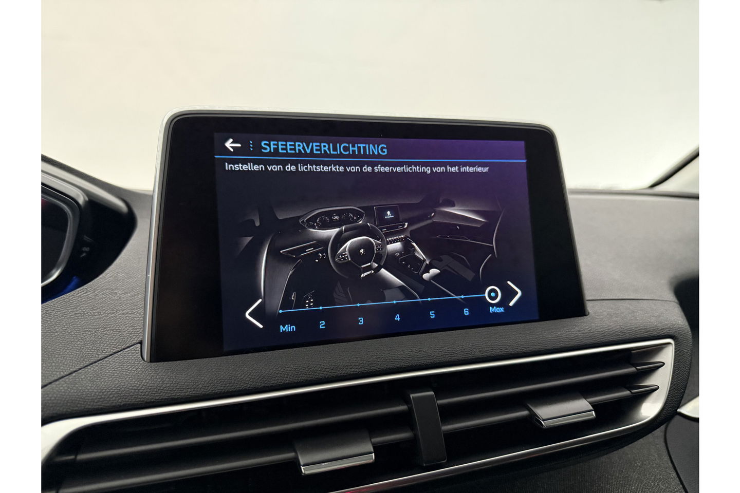Peugeot 3008 1.2 PureTech 360Camera Sfeer LED Virtual Carplay Trekhaak Navi Clima Cruise PDC 19"LMV