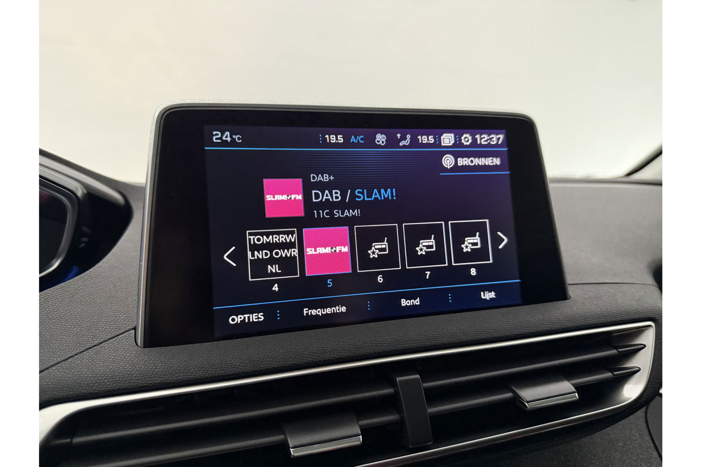 Peugeot 3008 1.2 PureTech 360Camera Sfeer LED Virtual Carplay Trekhaak Navi Clima Cruise PDC 19"LMV