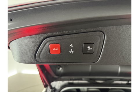 Peugeot 3008 1.2 PureTech 360Camera Sfeer LED Virtual Carplay Trekhaak Navi Clima Cruise PDC 19"LMV