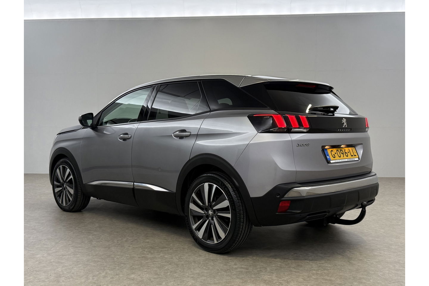 Peugeot 3008 1.2 PureTech 360Camera Sfeer LED Virtual Carplay Trekhaak Navi Clima Cruise PDC 19"LMV