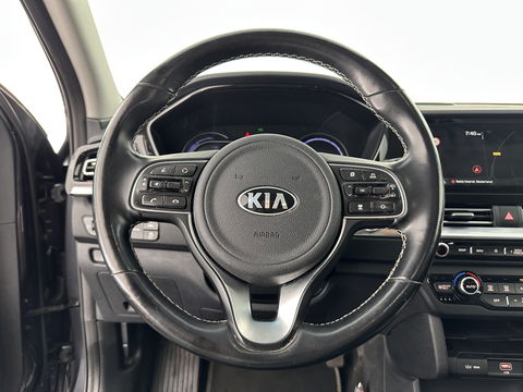 Kia e-Niro ExecutiveLine 64 kWh [ 3-Fase ] (INCL-BTW) Aut. *LUXURY-LEATHER | JBL-AUDIO | FULL-LED | NAVI-FULLMAP | DAB | ADAPT.CRUISE | CAMERA | MEMORY-PACK | LANE-ASSIST | CCS-FASTLOADER | KEYLESS | DIGI-COCKPIT | 17"ALU*