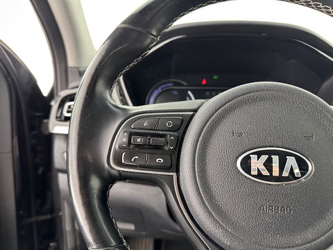 Kia e-Niro ExecutiveLine 64 kWh [ 3-Fase ] (INCL-BTW) Aut. *LUXURY-LEATHER | JBL-AUDIO | FULL-LED | NAVI-FULLMAP | DAB | ADAPT.CRUISE | CAMERA | MEMORY-PACK | LANE-ASSIST | CCS-FASTLOADER | KEYLESS | DIGI-COCKPIT | 17"ALU*