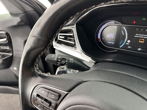 Kia e-Niro ExecutiveLine 64 kWh [ 3-Fase ] (INCL-BTW) Aut. *LUXURY-LEATHER | JBL-AUDIO | FULL-LED | NAVI-FULLMAP | DAB | ADAPT.CRUISE | CAMERA | MEMORY-PACK | LANE-ASSIST | CCS-FASTLOADER | KEYLESS | DIGI-COCKPIT | 17"ALU*