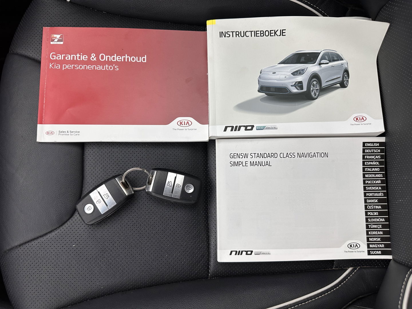 Kia e-Niro ExecutiveLine 64 kWh [ 3-Fase ] (INCL-BTW) Aut. *LUXURY-LEATHER | JBL-AUDIO | FULL-LED | NAVI-FULLMAP | DAB | ADAPT.CRUISE | CAMERA | MEMORY-PACK | LANE-ASSIST | CCS-FASTLOADER | KEYLESS | DIGI-COCKPIT | 17"ALU*