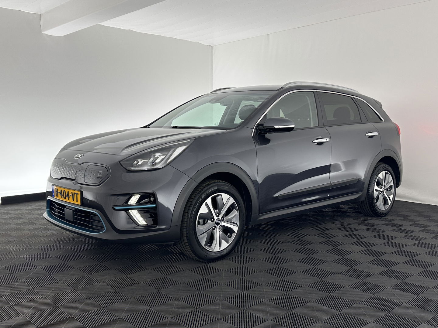 Kia e-Niro ExecutiveLine 64 kWh [ 3-Fase ] (INCL-BTW) Aut. *LUXURY-LEATHER | JBL-AUDIO | FULL-LED | NAVI-FULLMAP | DAB | ADAPT.CRUISE | CAMERA | MEMORY-PACK | LANE-ASSIST | CCS-FASTLOADER | KEYLESS | DIGI-COCKPIT | 17"ALU*