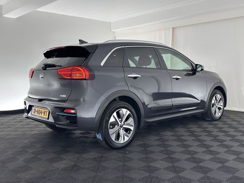 Kia e-Niro ExecutiveLine 64 kWh [ 3-Fase ] (INCL-BTW) Aut. *LUXURY-LEATHER | JBL-AUDIO | FULL-LED | NAVI-FULLMAP | DAB | ADAPT.CRUISE | CAMERA | MEMORY-PACK | LANE-ASSIST | CCS-FASTLOADER | KEYLESS | DIGI-COCKPIT | 17"ALU*
