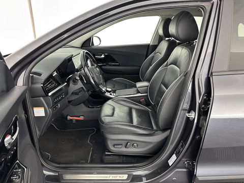 Kia e-Niro ExecutiveLine 64 kWh [ 3-Fase ] (INCL-BTW) Aut. *LUXURY-LEATHER | JBL-AUDIO | FULL-LED | NAVI-FULLMAP | DAB | ADAPT.CRUISE | CAMERA | MEMORY-PACK | LANE-ASSIST | CCS-FASTLOADER | KEYLESS | DIGI-COCKPIT | 17"ALU*