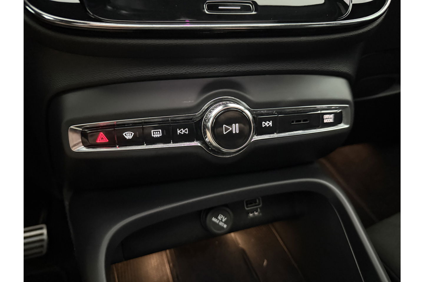 Volvo XC40 T4 Recharge R-Design Hybride 262PK Pano Harman/Kardon LED Memory Virtual Camera Carplay Cruise Clima 19"LMV Navi PDC