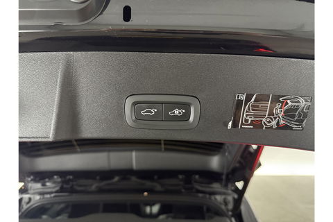 Volvo XC40 T4 Recharge R-Design Hybride 262PK Pano Harman/Kardon LED Memory Virtual Camera Carplay Cruise Clima 19"LMV Navi PDC