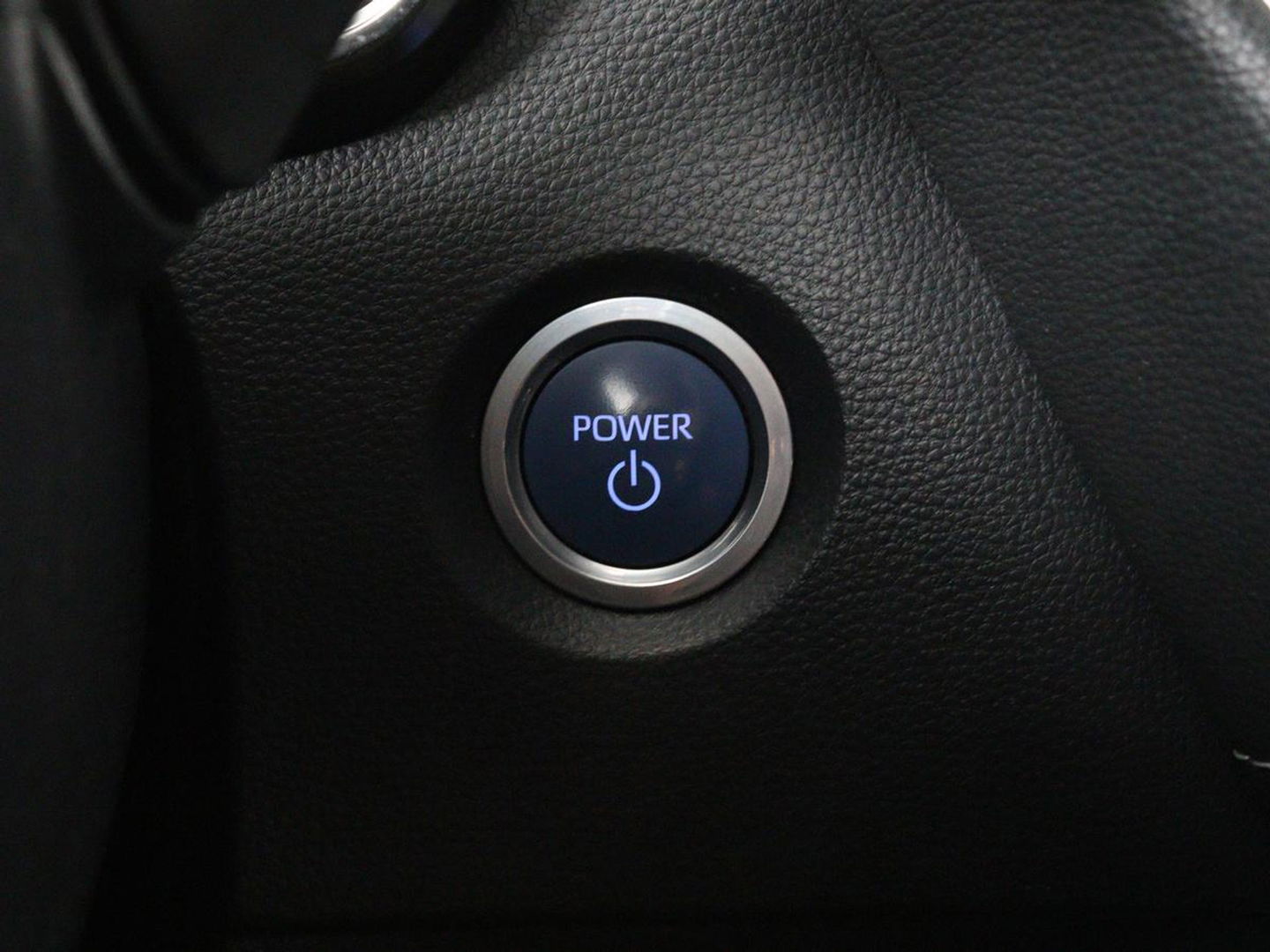 Toyota Corolla 1.8 Hybrid Business Plus | Trekhaak | Stoelverwarming | Adaptive cruise | Carplay | Full LED | Keyless | Camera | DAB | Climate control