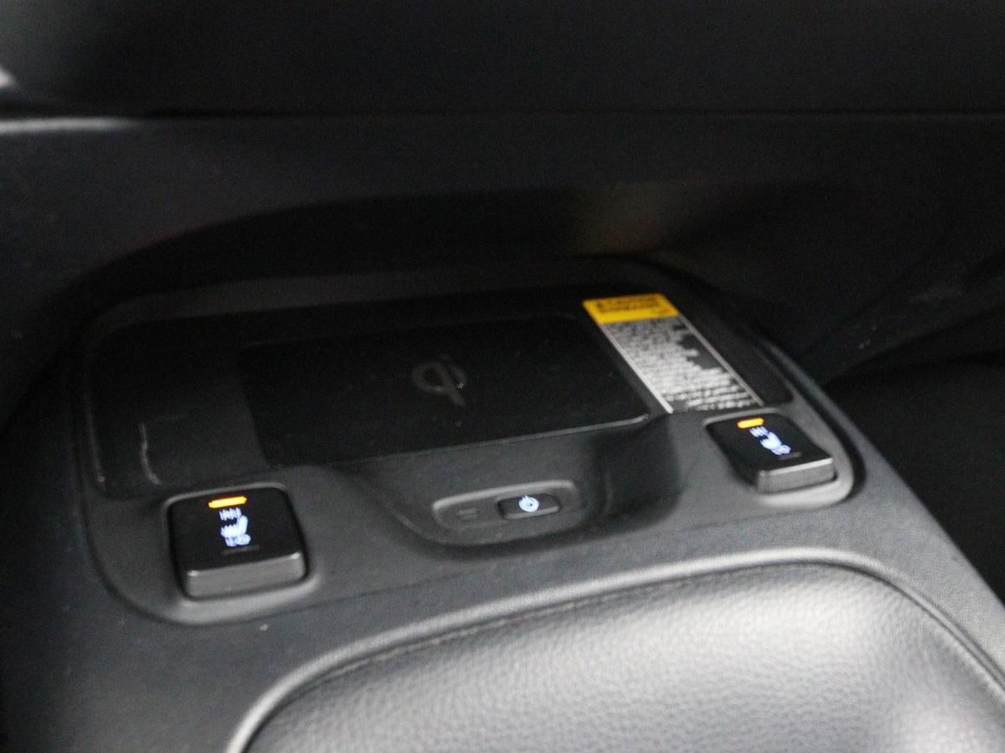 Toyota Corolla 1.8 Hybrid Business Plus | Trekhaak | Stoelverwarming | Adaptive cruise | Carplay | Full LED | Keyless | Camera | DAB | Climate control