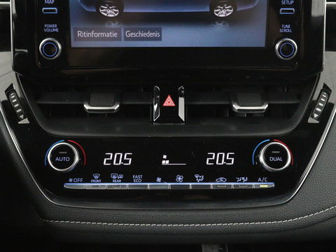 Toyota Corolla 1.8 Hybrid Business Plus | Trekhaak | Stoelverwarming | Adaptive cruise | Carplay | Full LED | Keyless | Camera | DAB | Climate control