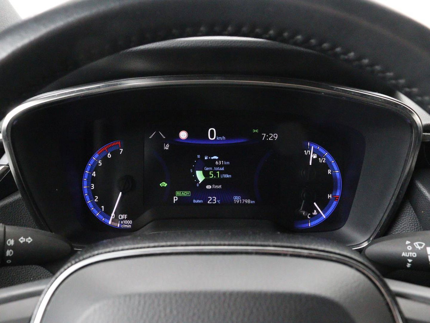 Toyota Corolla 1.8 Hybrid Business Plus | Trekhaak | Stoelverwarming | Adaptive cruise | Carplay | Full LED | Keyless | Camera | DAB | Climate control