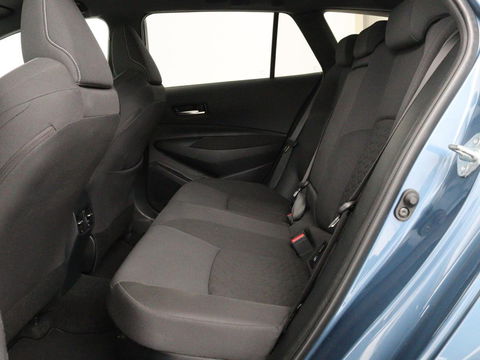 Toyota Corolla 1.8 Hybrid Business Plus | Trekhaak | Stoelverwarming | Adaptive cruise | Carplay | Full LED | Keyless | Camera | DAB | Climate control