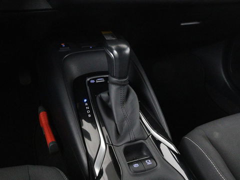 Toyota Corolla 1.8 Hybrid Business Plus | Trekhaak | Stoelverwarming | Adaptive cruise | Carplay | Full LED | Keyless | Camera | DAB | Climate control