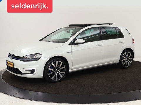Volkswagen Golf 1.4 TSI GTE | Panoramadak | Carplay | Camera | Trekhaak | Full LED | Navigatie | Park Assist | Sportstoelen | DAB | Climate control