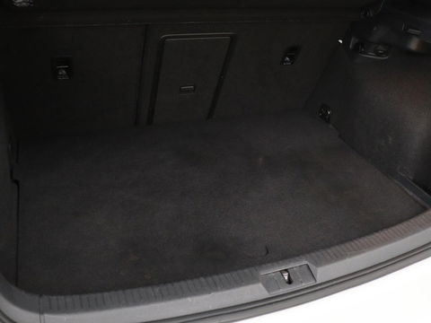 Volkswagen Golf 1.4 TSI GTE | Panoramadak | Carplay | Camera | Trekhaak | Full LED | Navigatie | Park Assist | Sportstoelen | DAB | Climate control