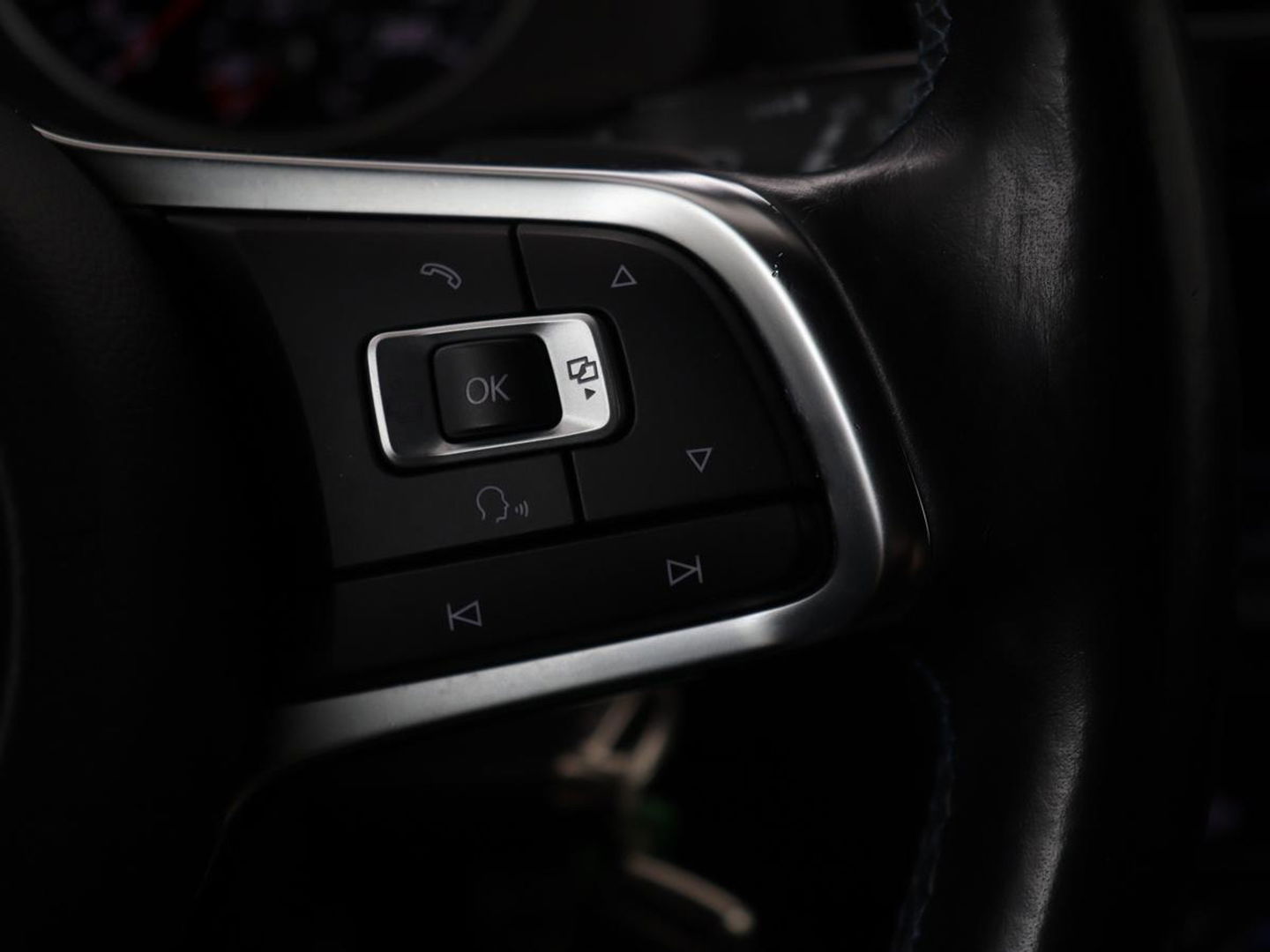 Volkswagen Golf 1.4 TSI GTE | Panoramadak | Carplay | Camera | Trekhaak | Full LED | Navigatie | Park Assist | Sportstoelen | DAB | Climate control