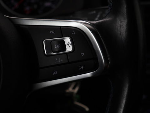Volkswagen Golf 1.4 TSI GTE | Panoramadak | Carplay | Camera | Trekhaak | Full LED | Navigatie | Park Assist | Sportstoelen | DAB | Climate control