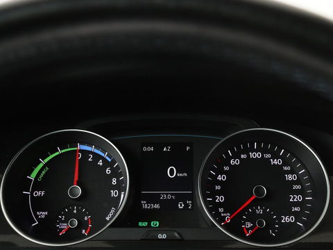 Volkswagen Golf 1.4 TSI GTE | Panoramadak | Carplay | Camera | Trekhaak | Full LED | Navigatie | Park Assist | Sportstoelen | DAB | Climate control