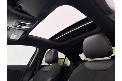 Mercedes-Benz A-Klasse 200 AMG 164PK Pano LED Virtual Clima Cruise Camera Carplay Navi PDC 18"LMV