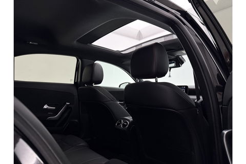 Mercedes-Benz A-Klasse 200 AMG 164PK Pano LED Virtual Clima Cruise Camera Carplay Navi PDC 18"LMV