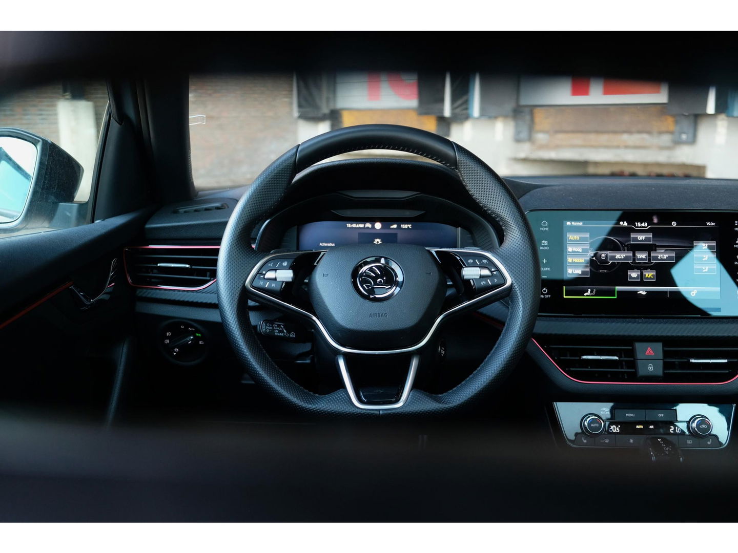 Škoda Kamiq FL 1.0 TSI DSG Monte Carlo | PANO | DIGI DASH | STOEL, STUUR & VOORRUIT VERW. | ADAPTIVE CRUISE | SPORT