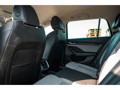 Škoda Octavia Combi FL 1.5 TSI 150PK MHEV Selection | MATRIX-LED | CAMERA | STOELVERW. | ADAPTIVE CRUISE | DIGI DASH