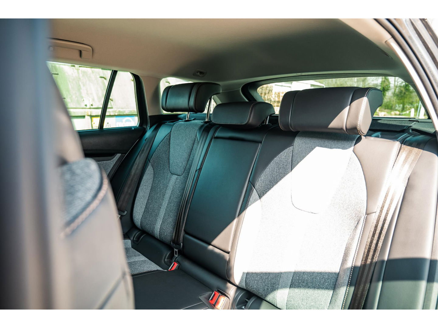 Škoda Octavia Combi FL 1.5 TSI 150PK MHEV Selection | MATRIX-LED | CAMERA | STOELVERW. | ADAPTIVE CRUISE | DIGI DASH