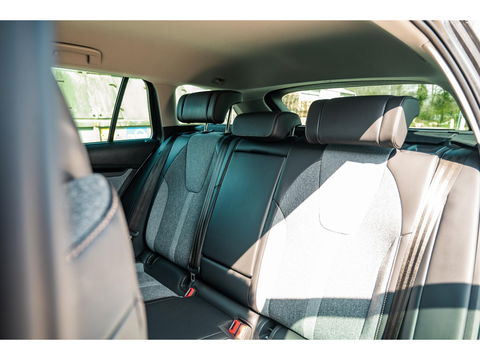 Škoda Octavia Combi FL 1.5 TSI 150PK MHEV Selection | MATRIX-LED | CAMERA | STOELVERW. | ADAPTIVE CRUISE | DIGI DASH