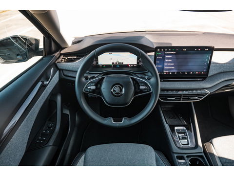 Škoda Octavia Combi FL 1.5 TSI 150PK MHEV Selection | MATRIX-LED | CAMERA | STOELVERW. | ADAPTIVE CRUISE | DIGI DASH