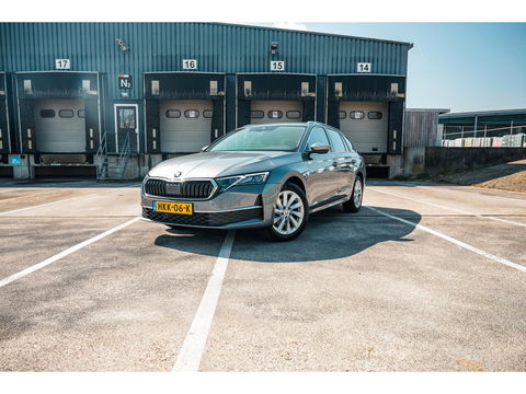 Škoda Octavia Combi FL 1.5 TSI 150PK MHEV Selection | MATRIX-LED | CAMERA | STOELVERW. | ADAPTIVE CRUISE | DIGI DASH