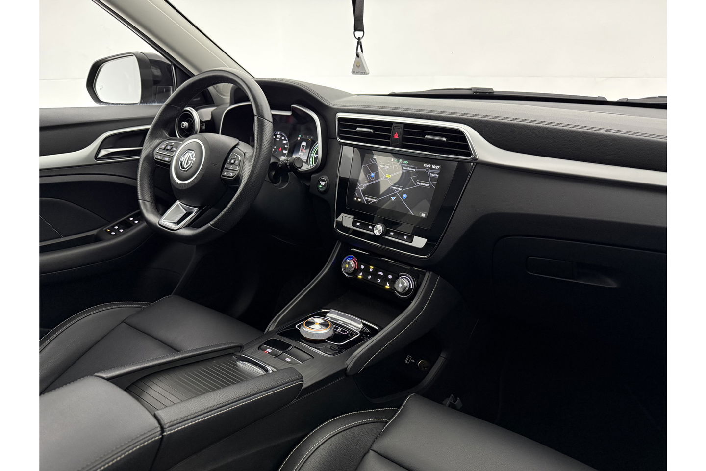 MG ZS EV Luxury 45 kWh Elektrisch Pano Camera Carplay LED Leder Clima Cruise Navi PDC 17"LMV