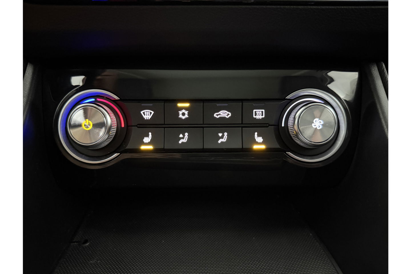MG ZS EV Luxury 45 kWh Elektrisch Pano Camera Carplay LED Leder Clima Cruise Navi PDC 17"LMV