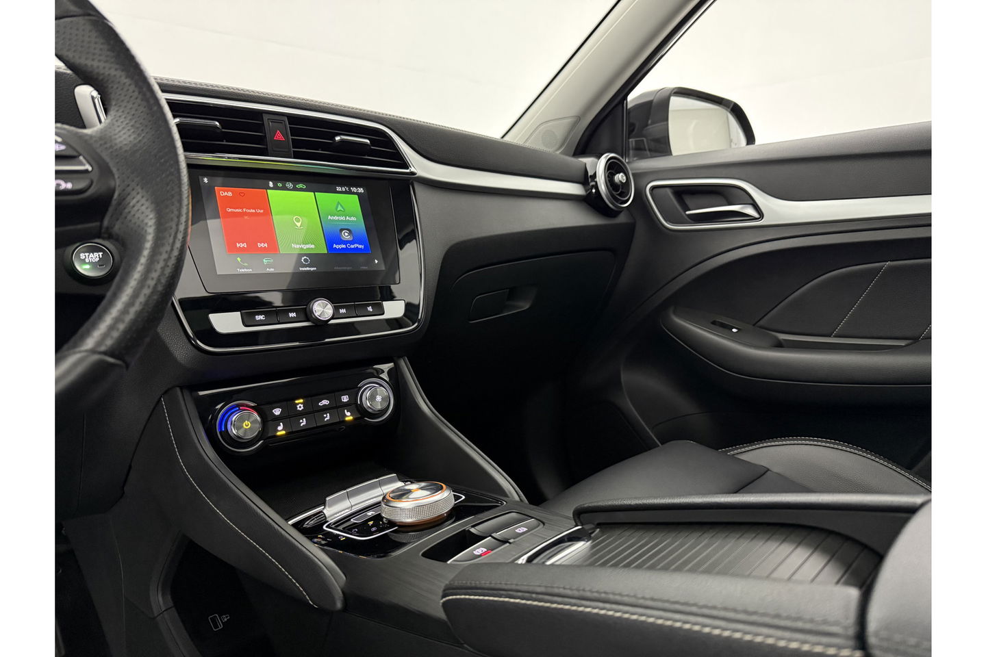 MG ZS EV Luxury 45 kWh Elektrisch Pano Camera Carplay LED Leder Clima Cruise Navi PDC 17"LMV