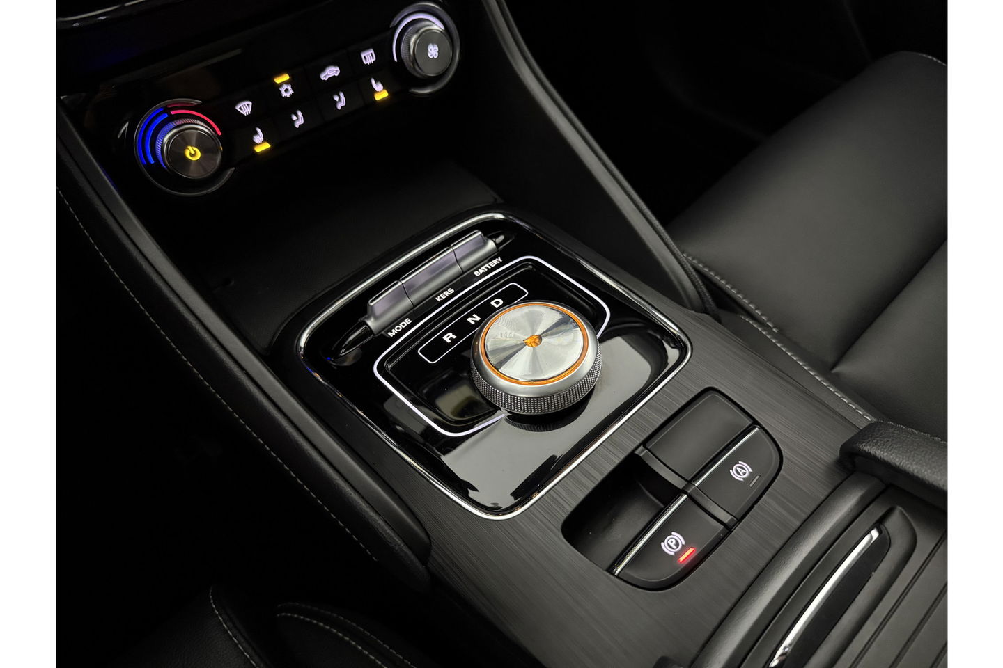 MG ZS EV Luxury 45 kWh Elektrisch Pano Camera Carplay LED Leder Clima Cruise Navi PDC 17"LMV