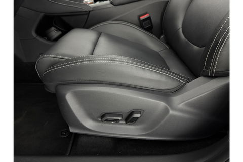 MG ZS EV Luxury 45 kWh Elektrisch Pano Camera Carplay LED Leder Clima Cruise Navi PDC 17"LMV